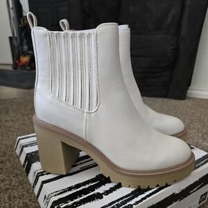 DV Jetta Off White Heeled Chelsea Boots